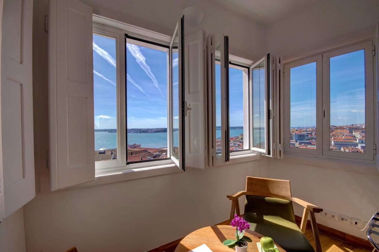 Luxury Suite Panoramic River City View
