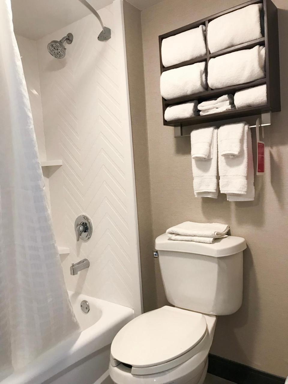 Studio Suite with Two Double Beds - Non-Smoking