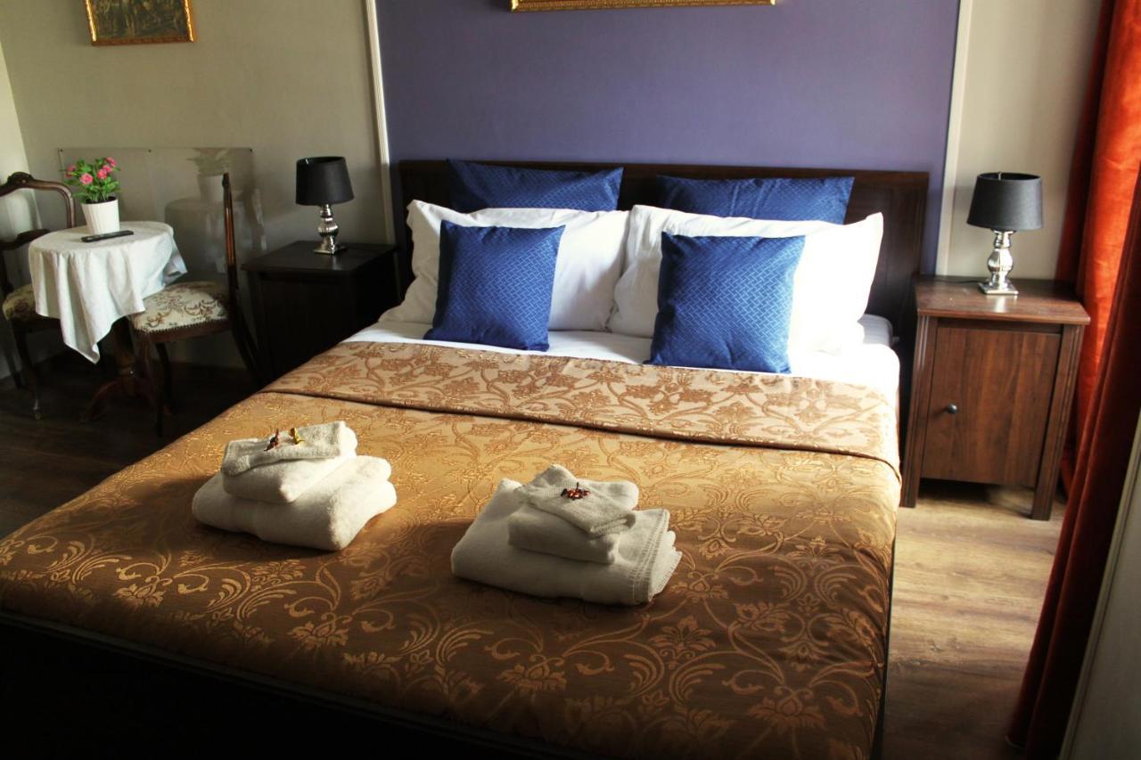 Double Room Private Bathroom