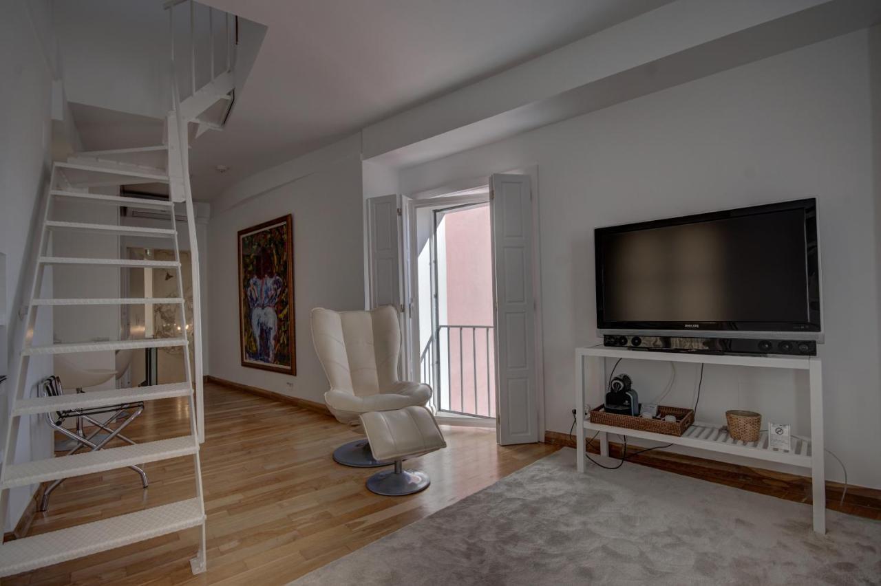 Luxury Duplex Suite Panoramic River City Castle View