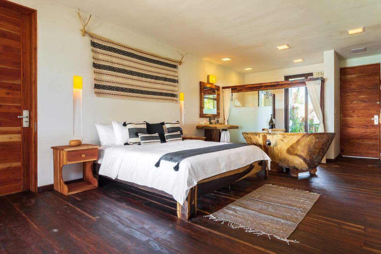 Partial Ocean view Room King 2nd Floor