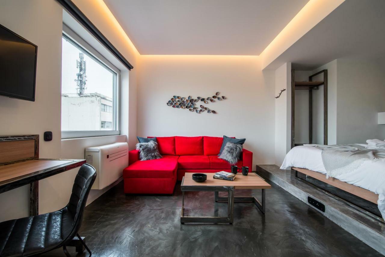 Studio Apartment