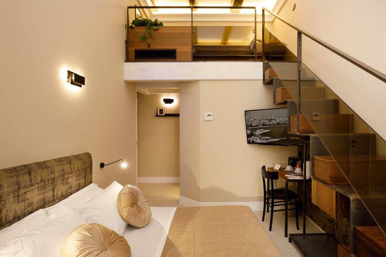 Economy Triple Room Balcony