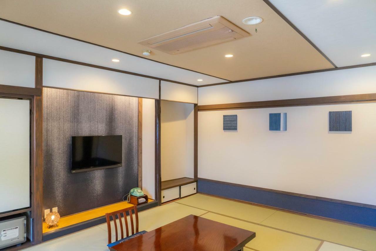 Renovated Standard Japanese-Style Room Private Toilet Naritasan Temple View