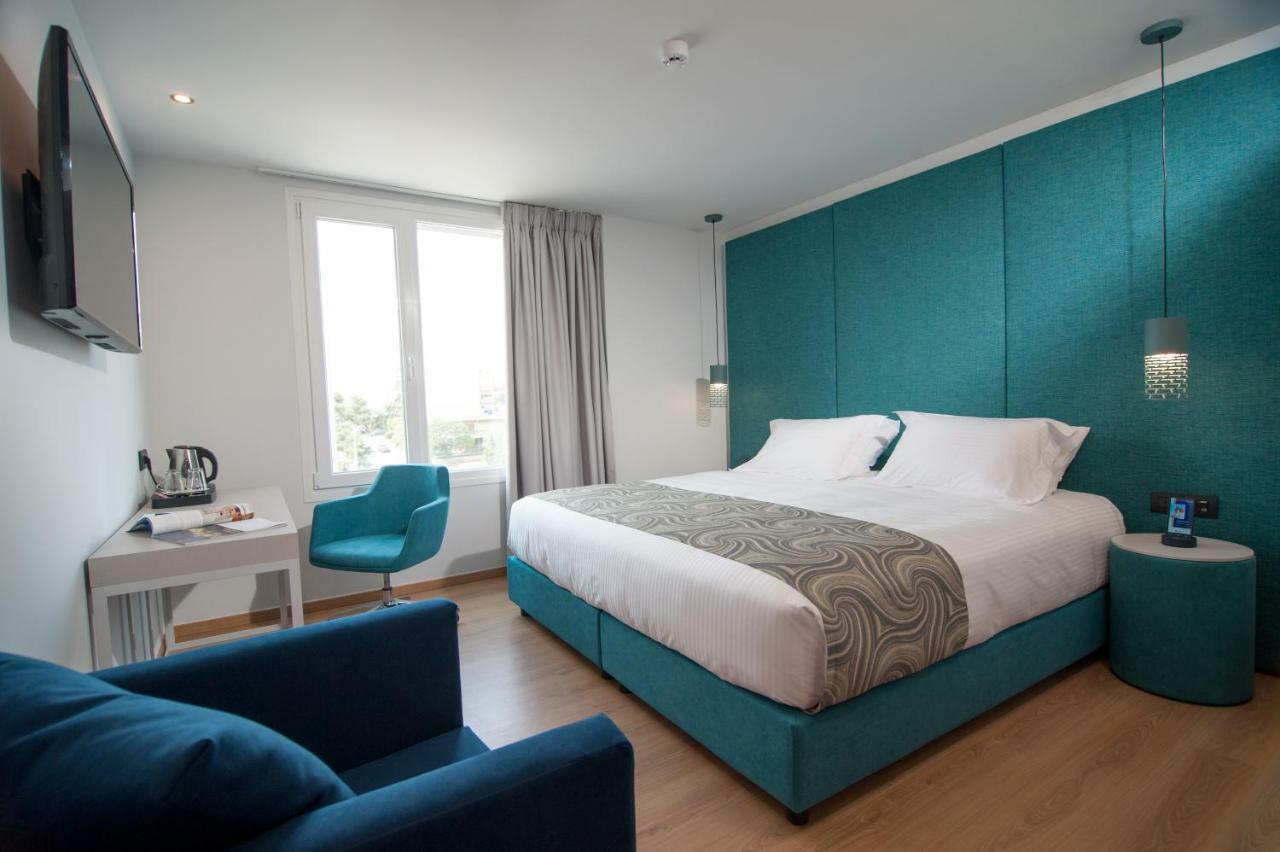 Deluxe Double or Twin Room Acropolis View