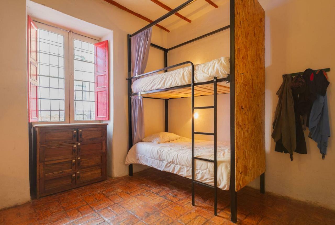 Bed 8-Bed Female Dormitory Room