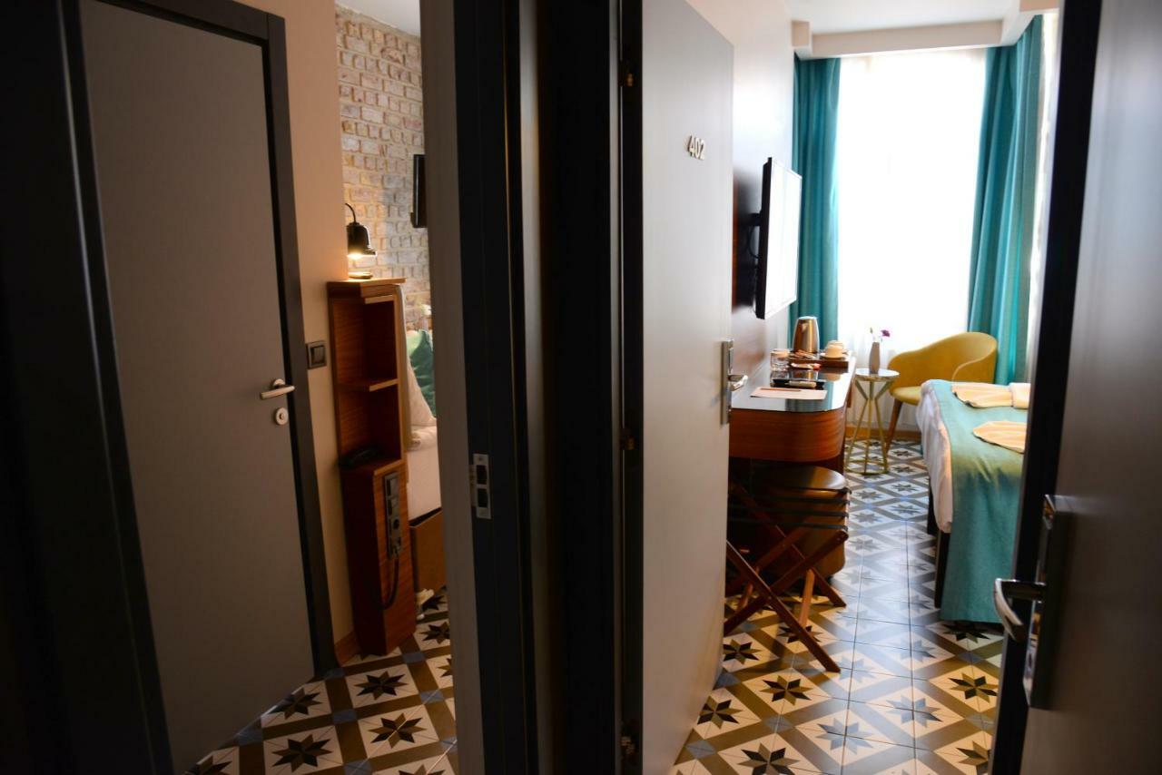 Two Connecting Double Rooms