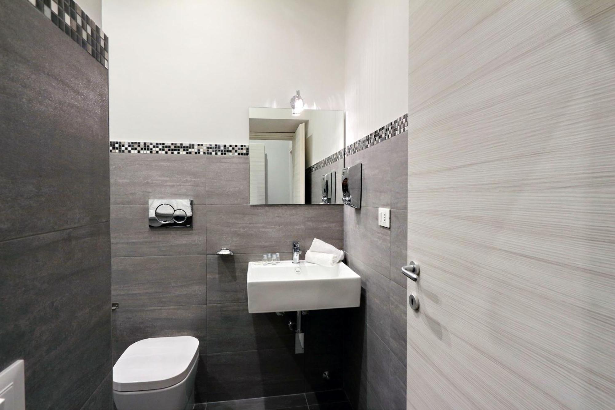 Deluxe Quadruple Room Private Bathroom