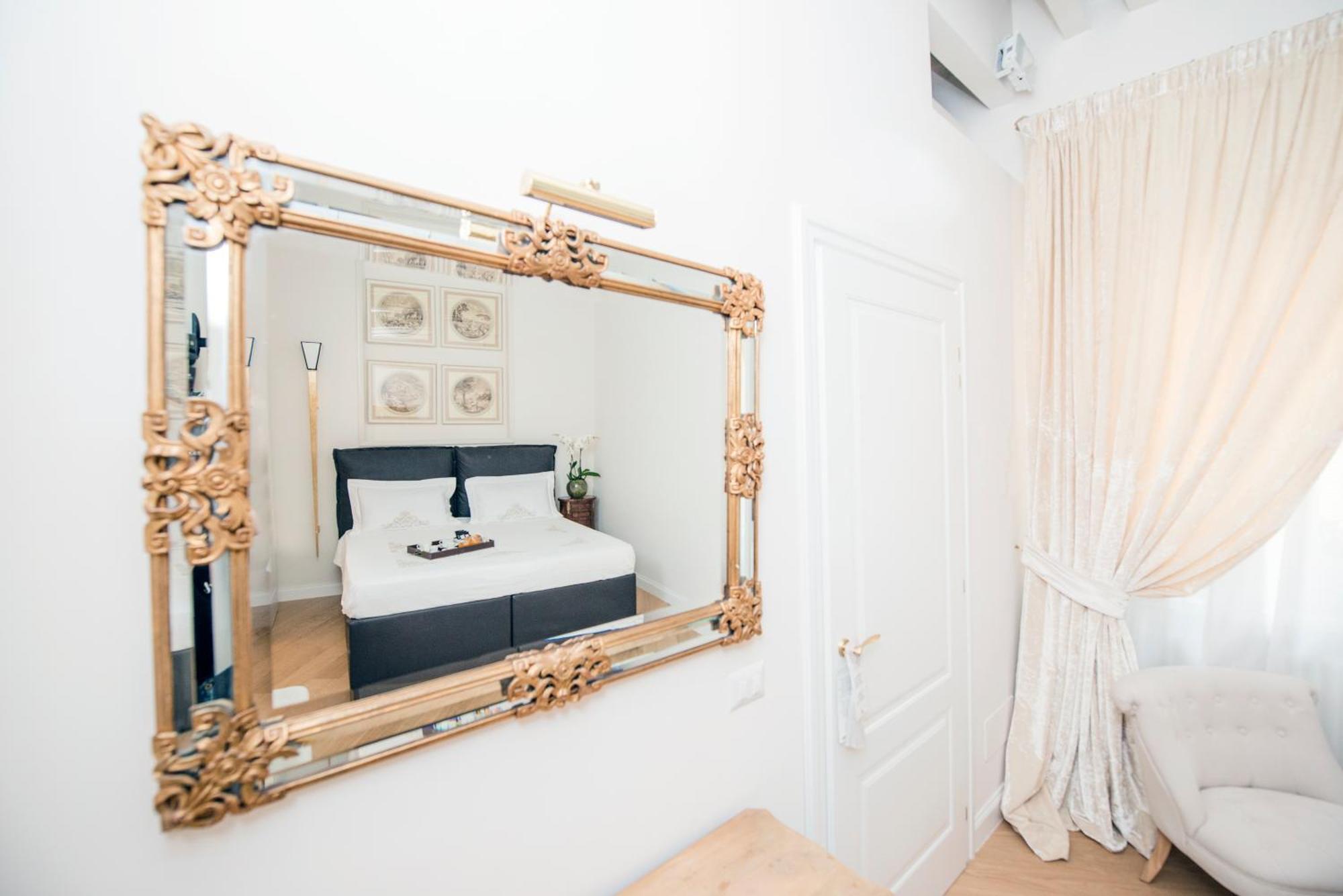 Deluxe Double Room Bath