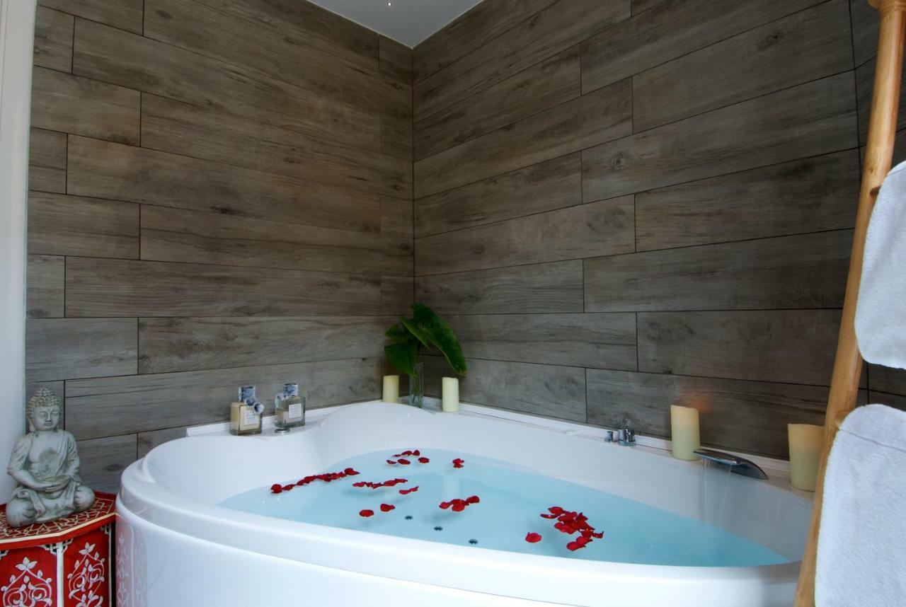 Suite Spa Bath