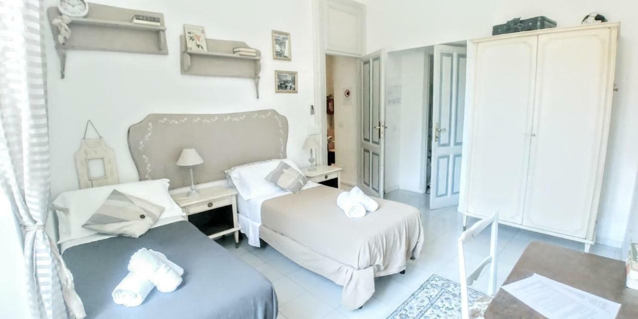Deluxe Double Room Private Bathroom