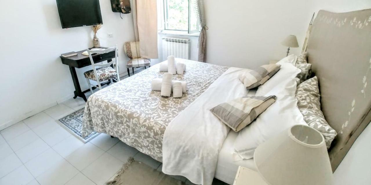 Deluxe Double Room Private Bathroom