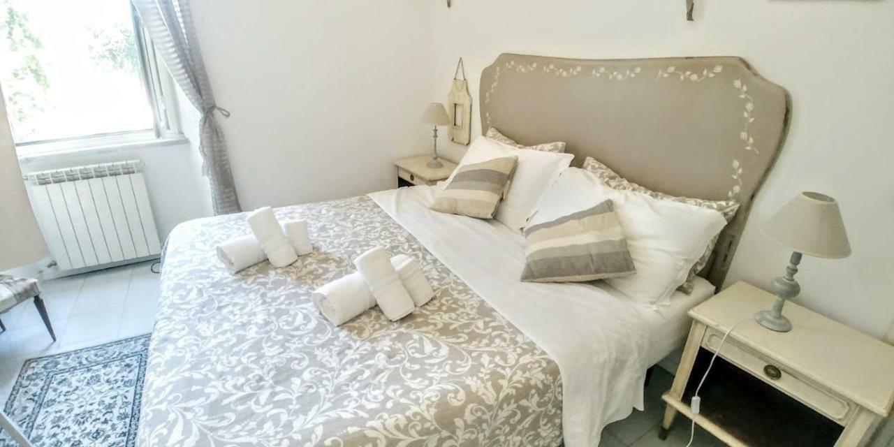 Deluxe Double Room Private Bathroom