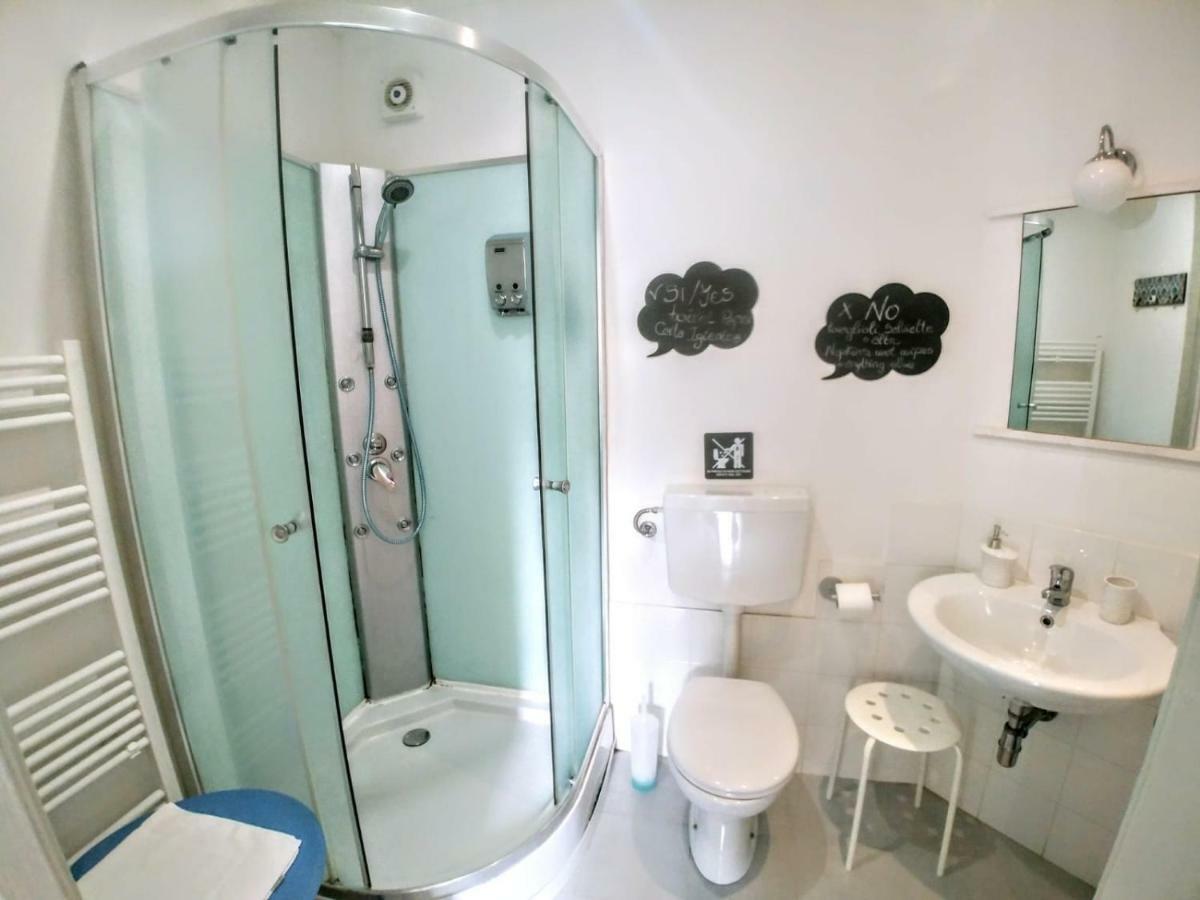 Double Room Private Bathroom