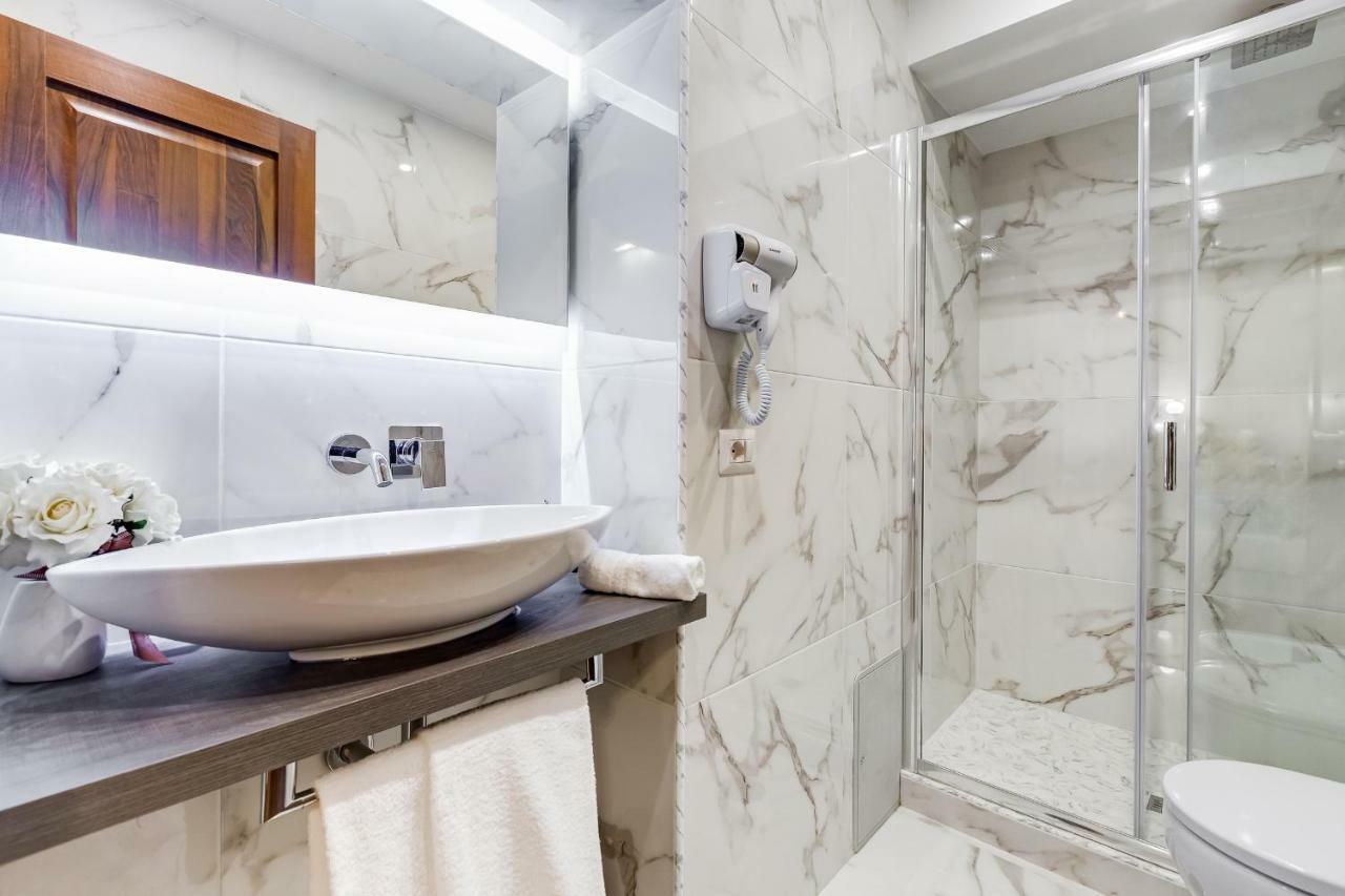 Standard Double Suite