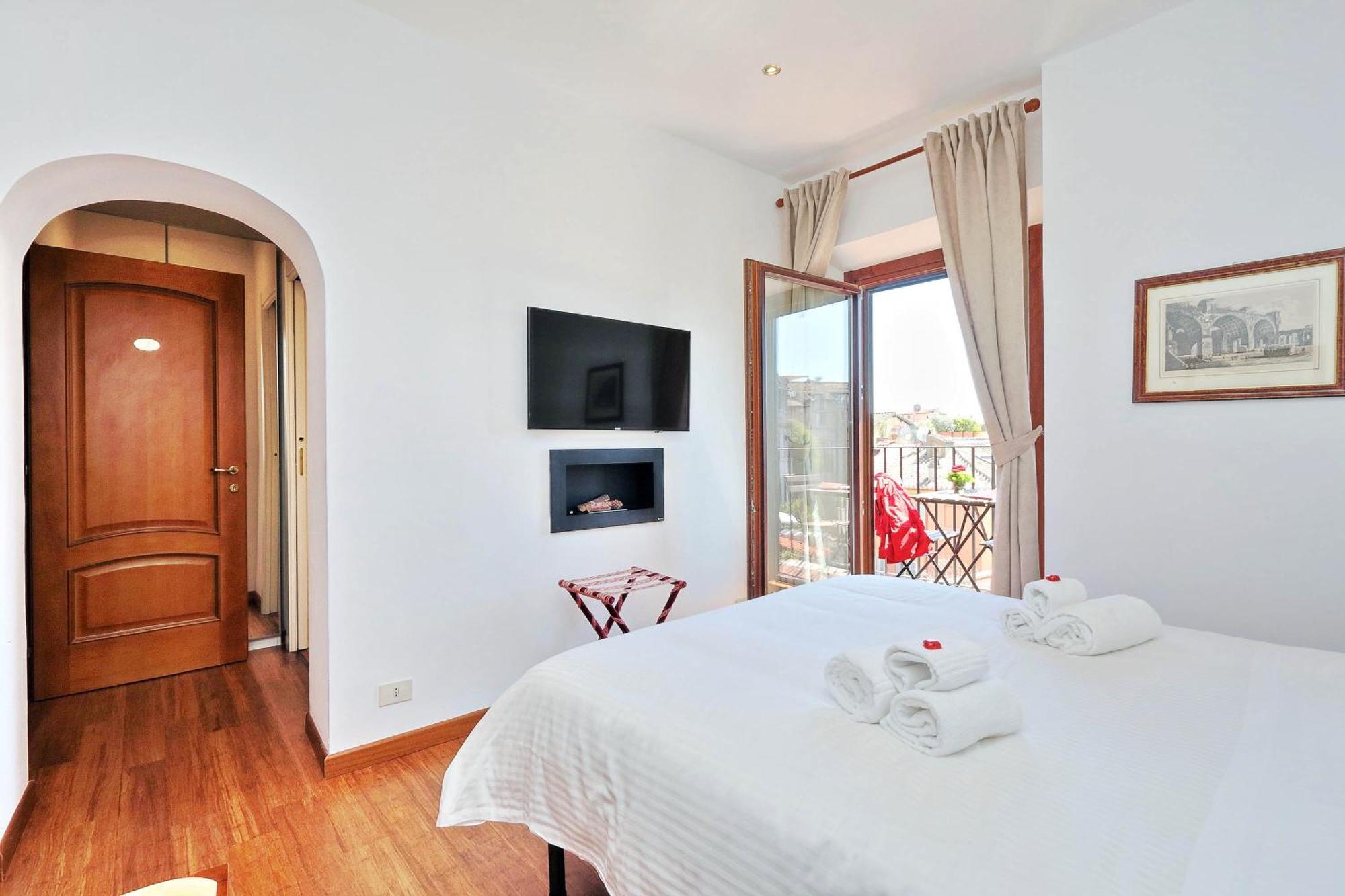 Deluxe Double Room Balcony City View