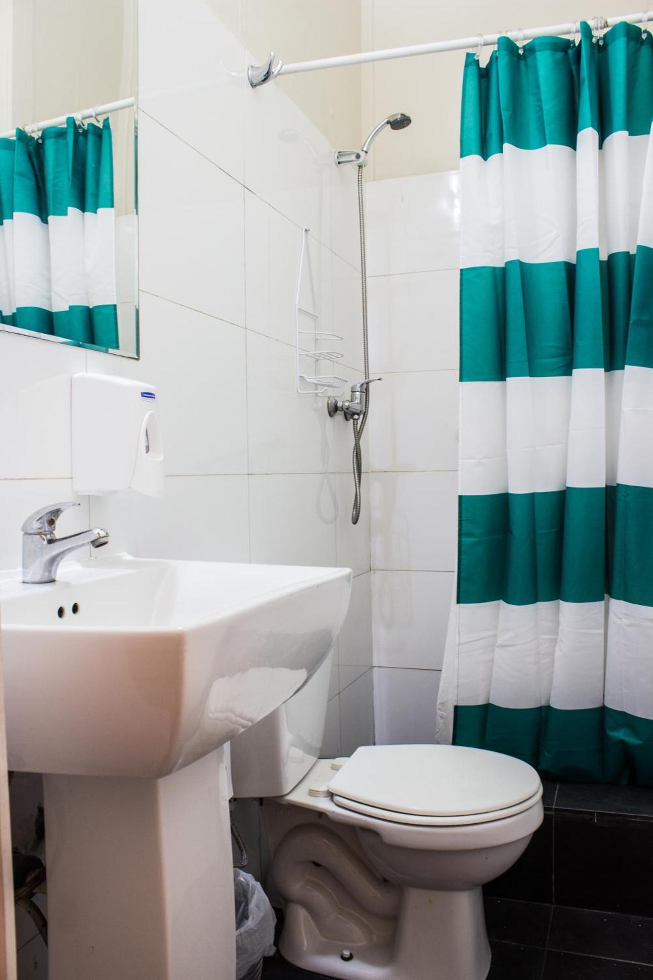 Quadruple Room Private Bathroom