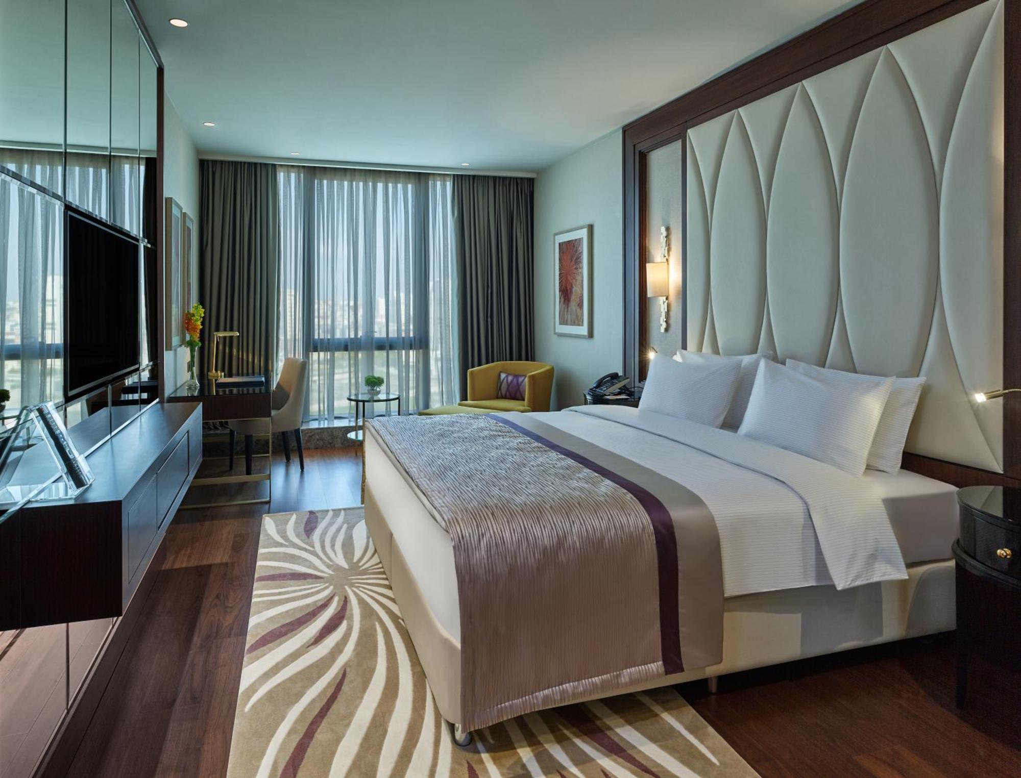 Trendy Room With Queen Size Bed