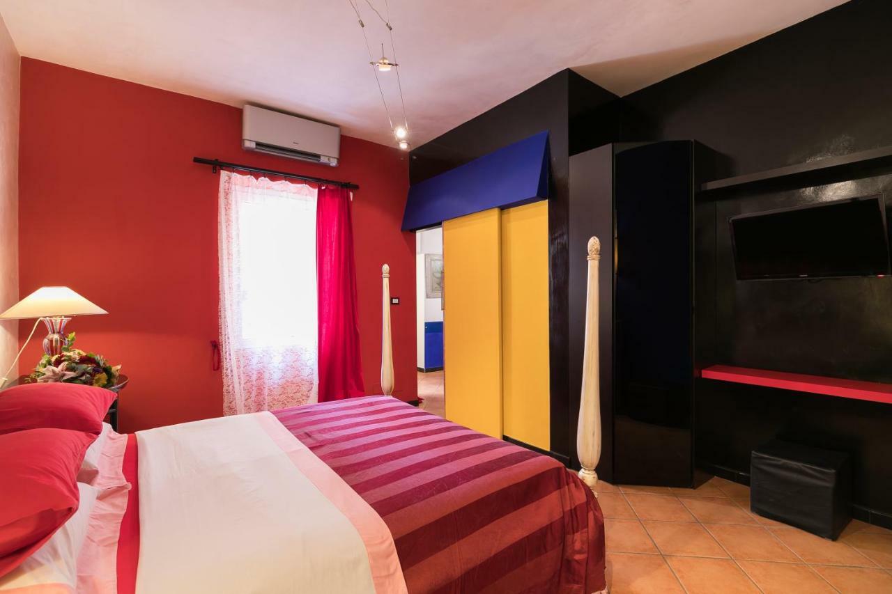 Deluxe One-Bedroom Apartment Balcony