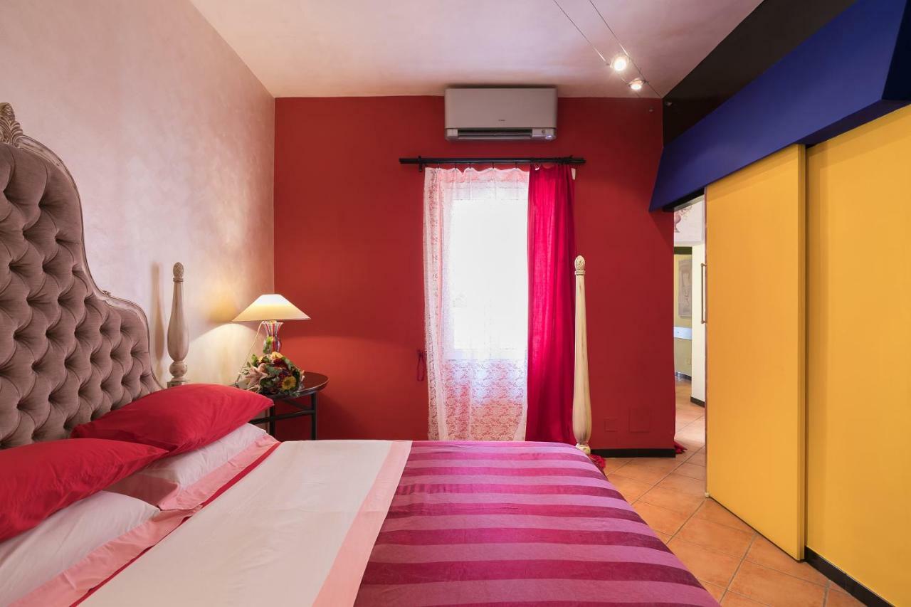 Deluxe One-Bedroom Apartment Balcony