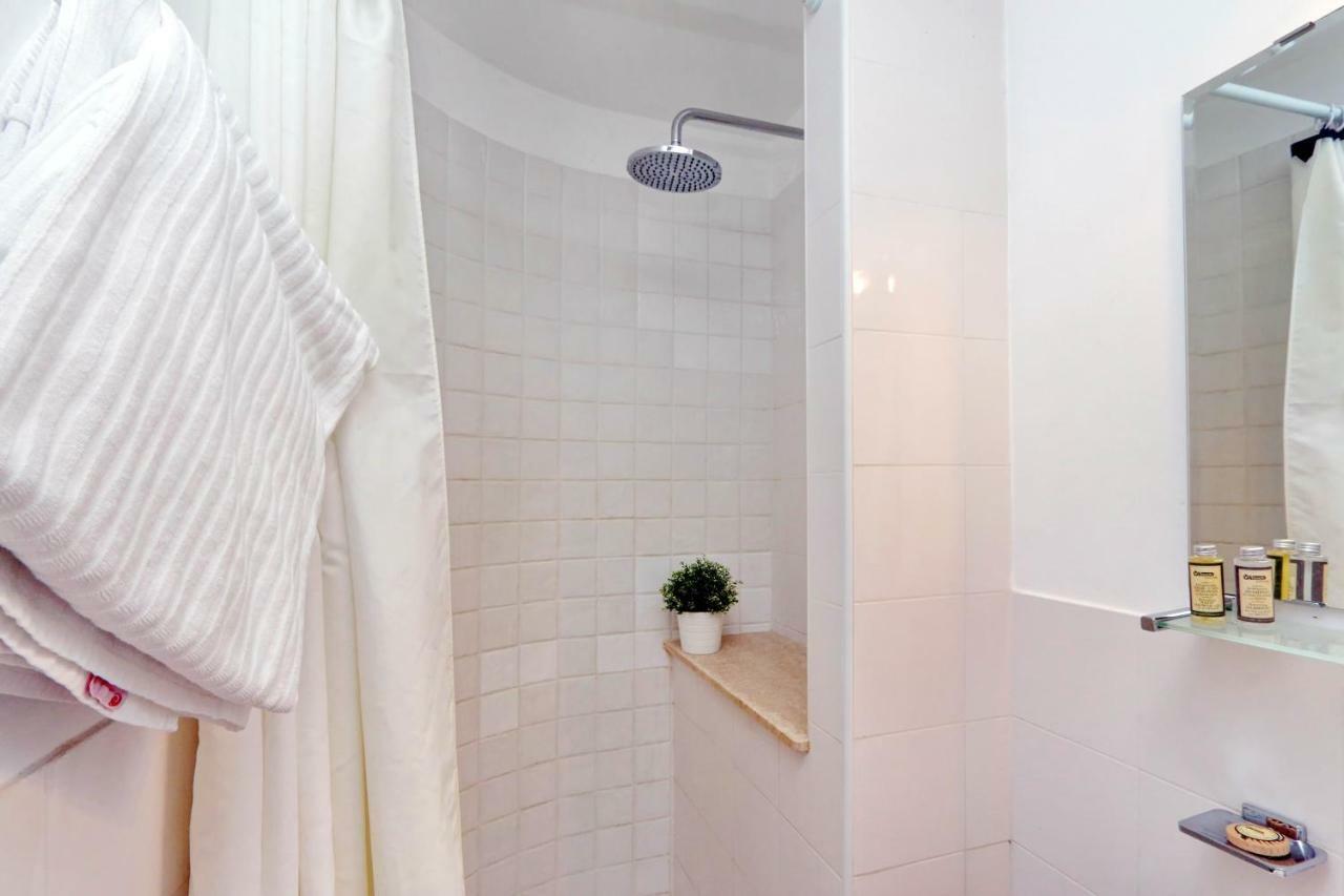 Suite Kitchenette