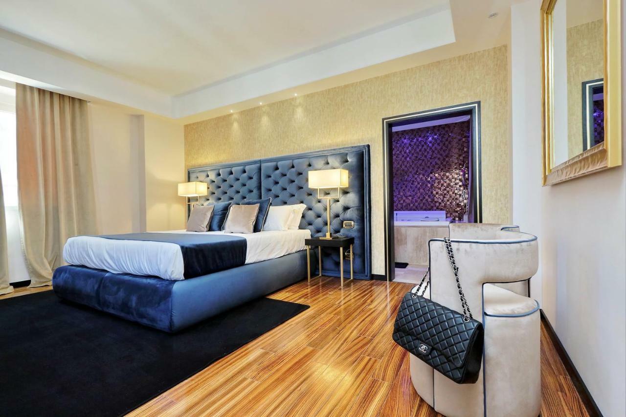 King Suite Spa Bath