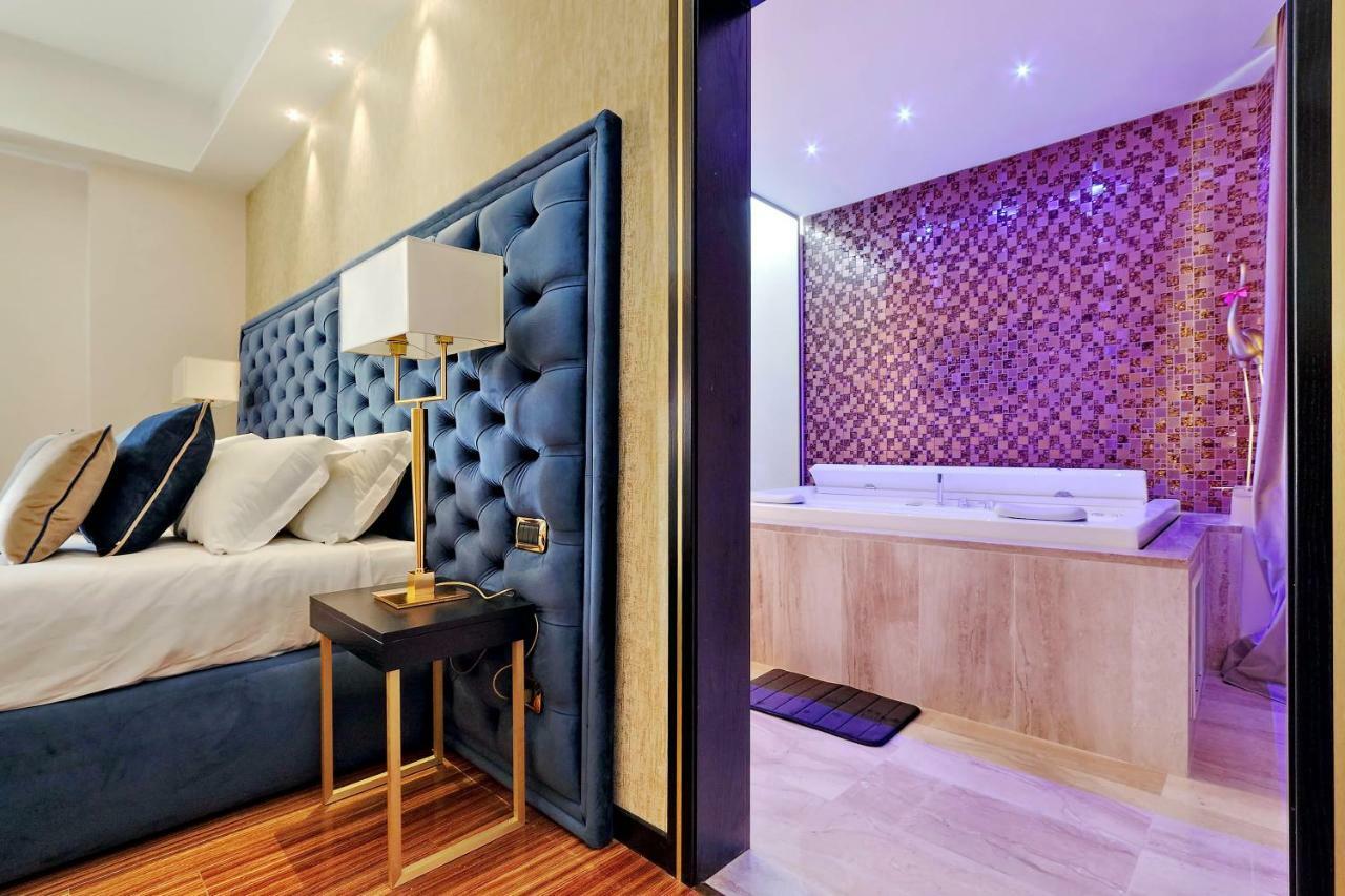King Suite Spa Bath