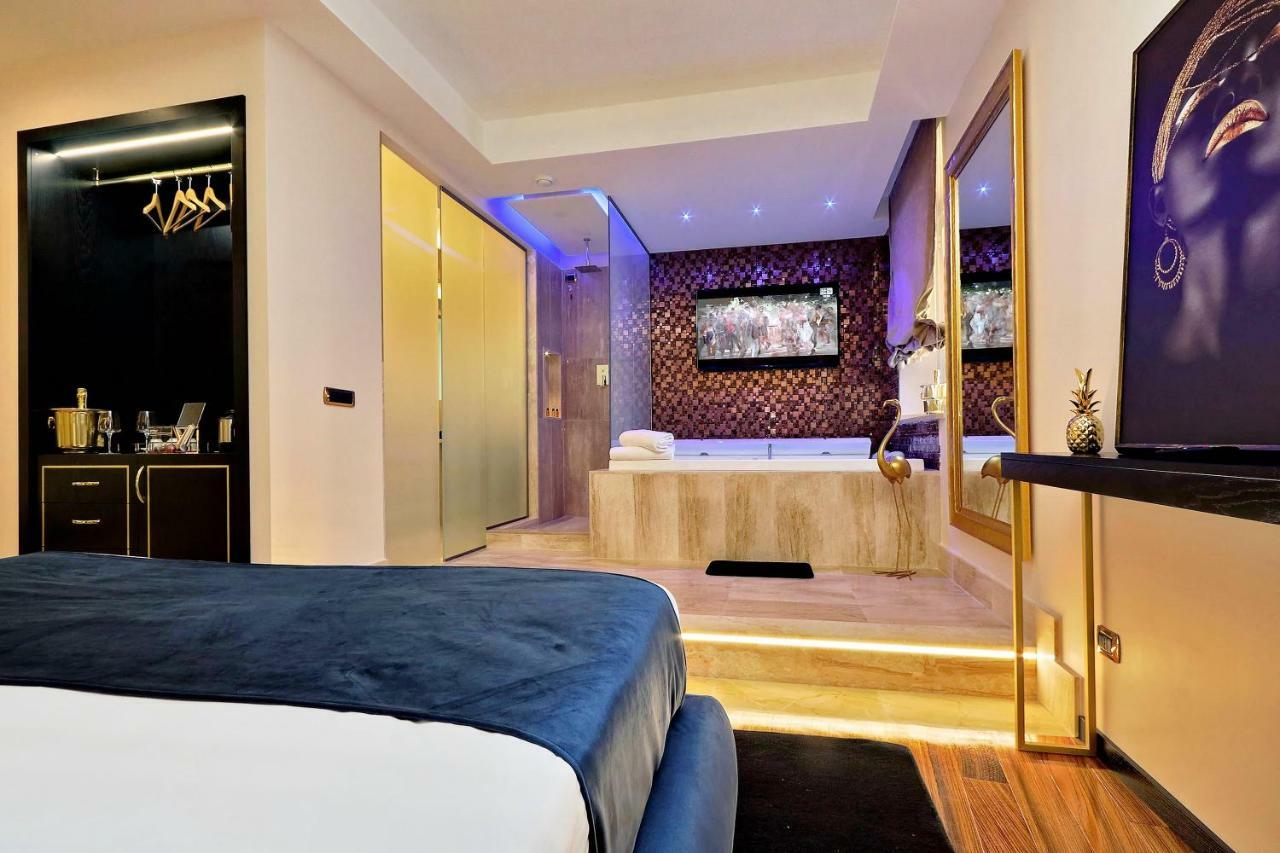 King Suite Spa Bath