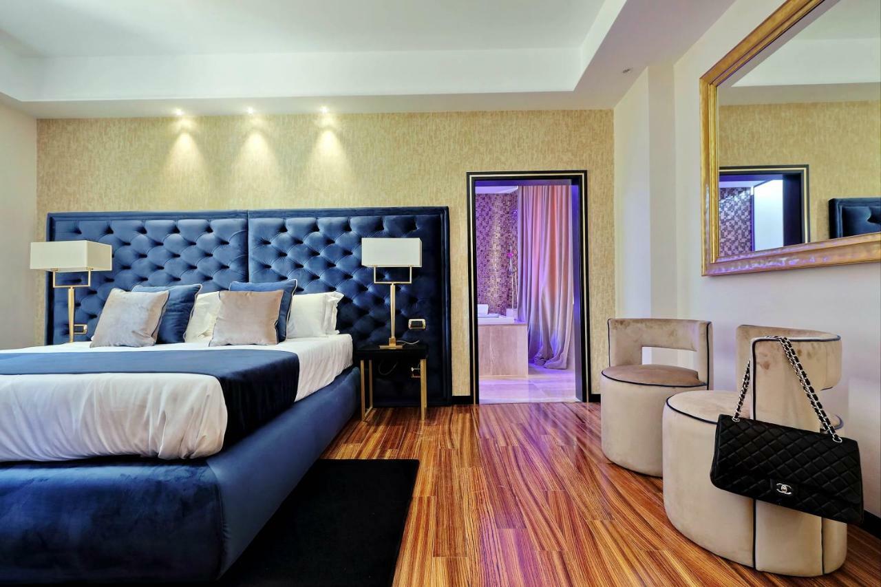 King Suite Spa Bath