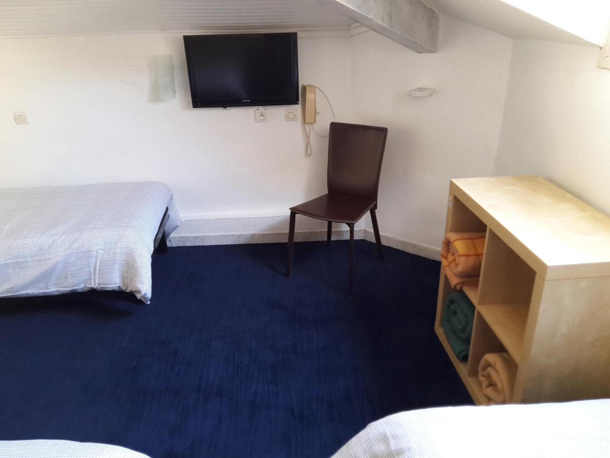 Economy Triple Room