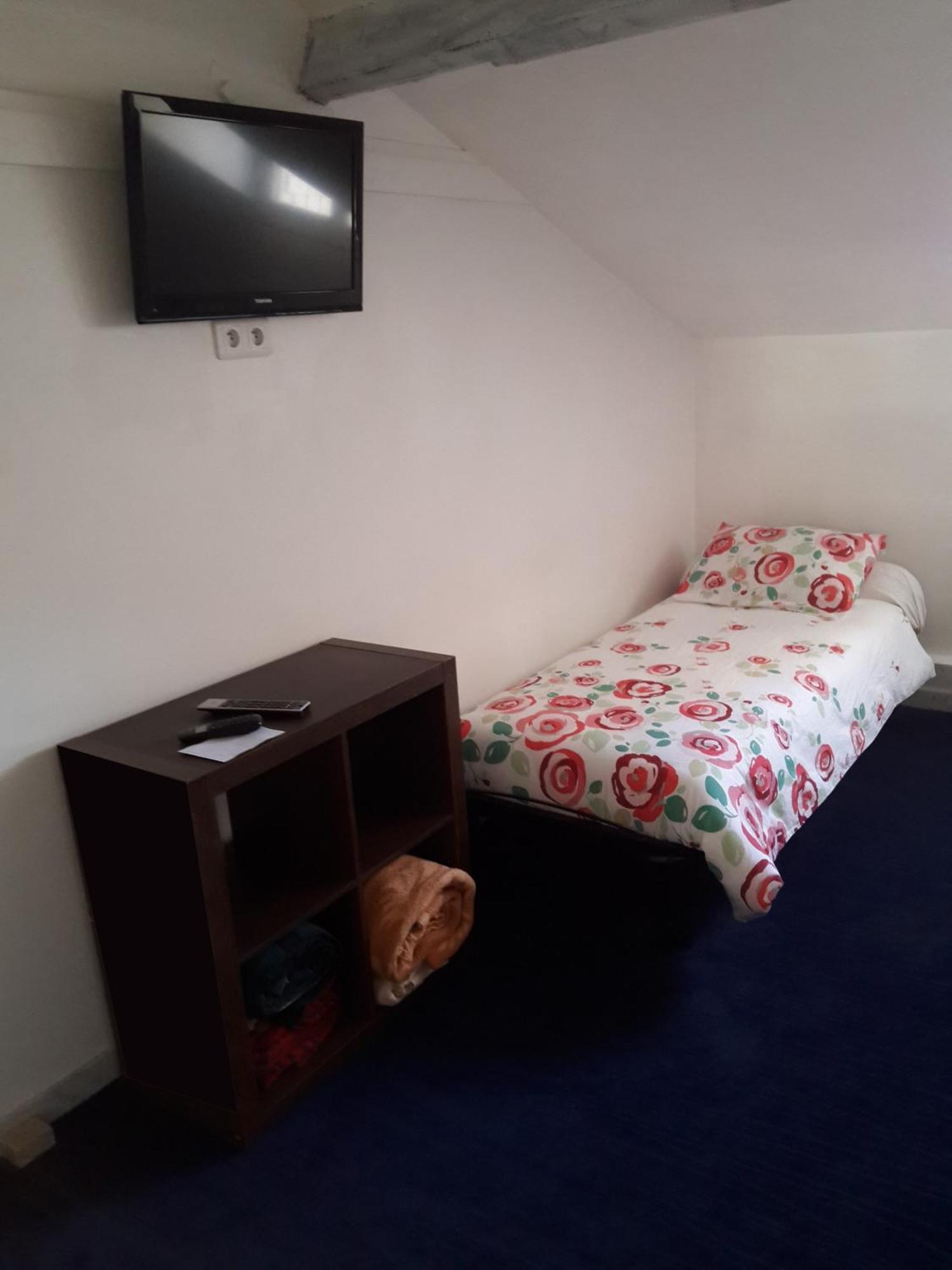Economy Triple Room