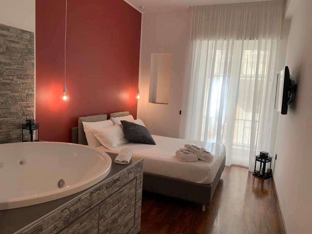 Suite Balcony Spa Bath