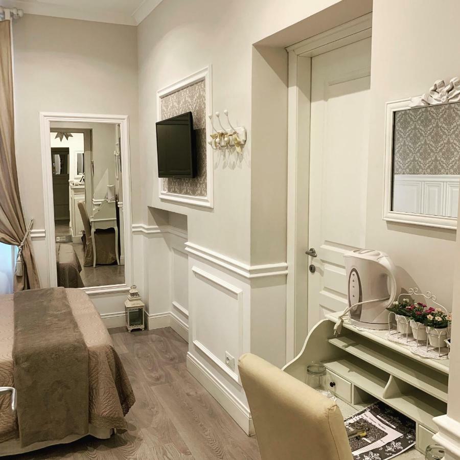Double Room French Bed