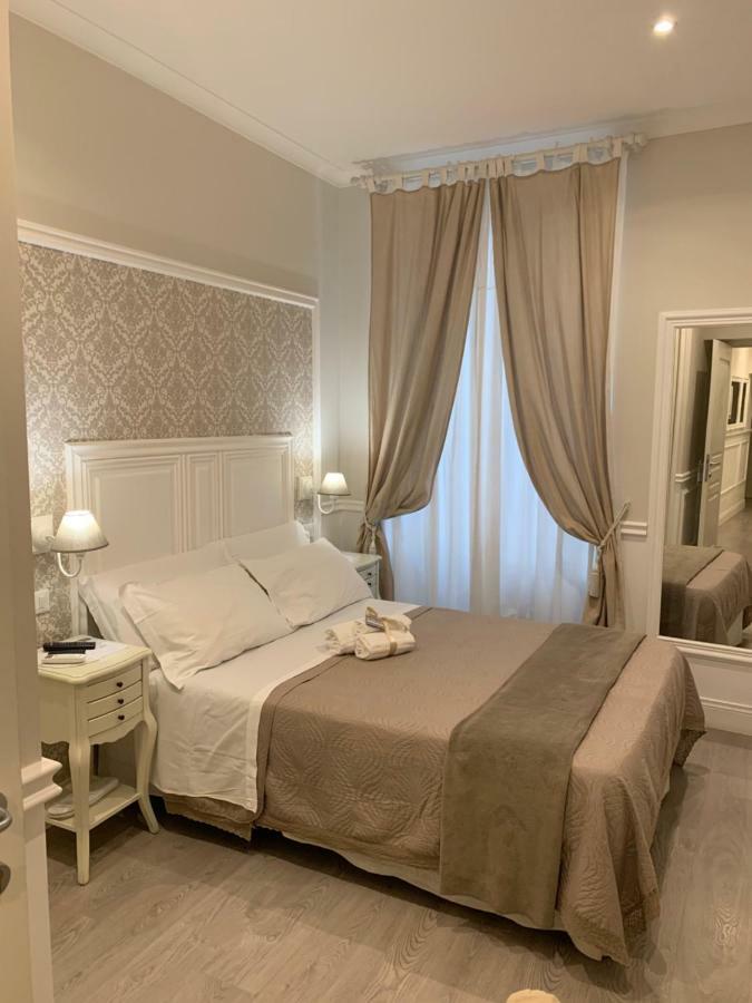 Double Room French Bed