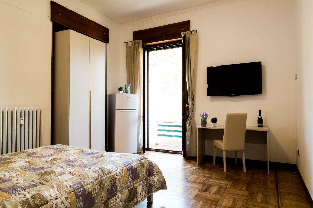 Triple Room Private External Bathroom