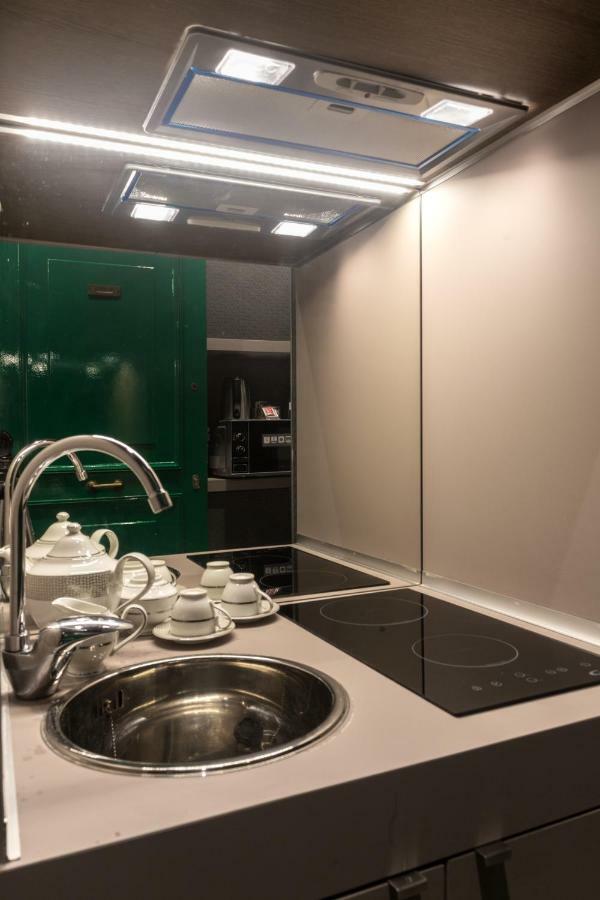 Junior Suite Dependence
