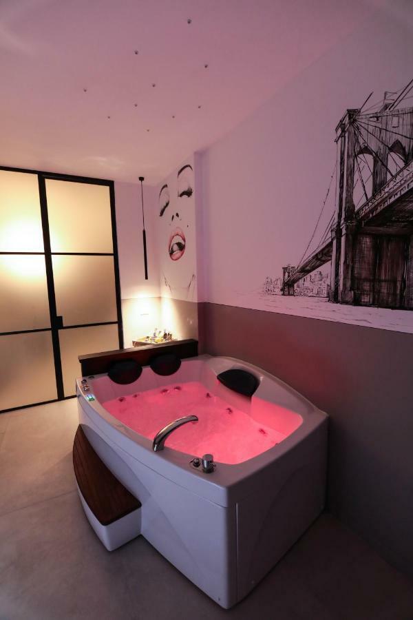 Suite Spa Bath