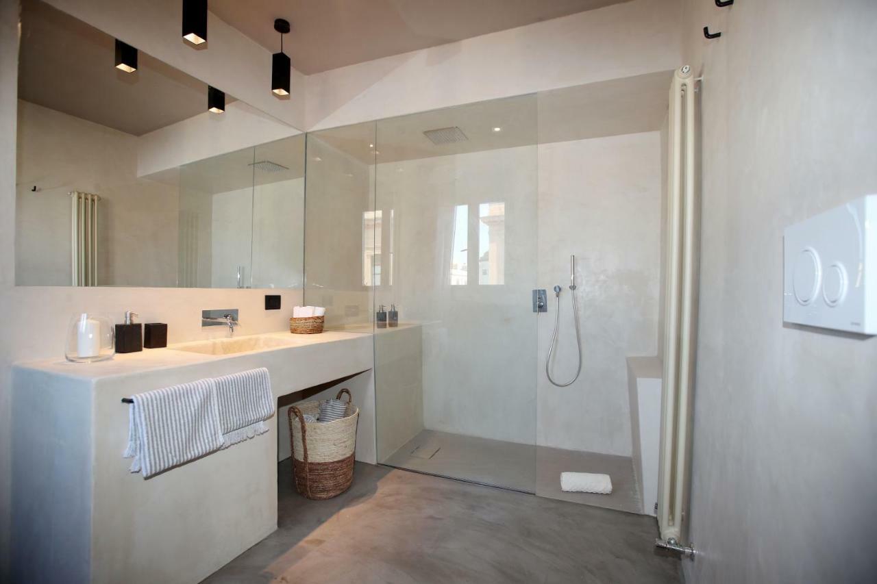 Deluxe Suite Spa Bath
