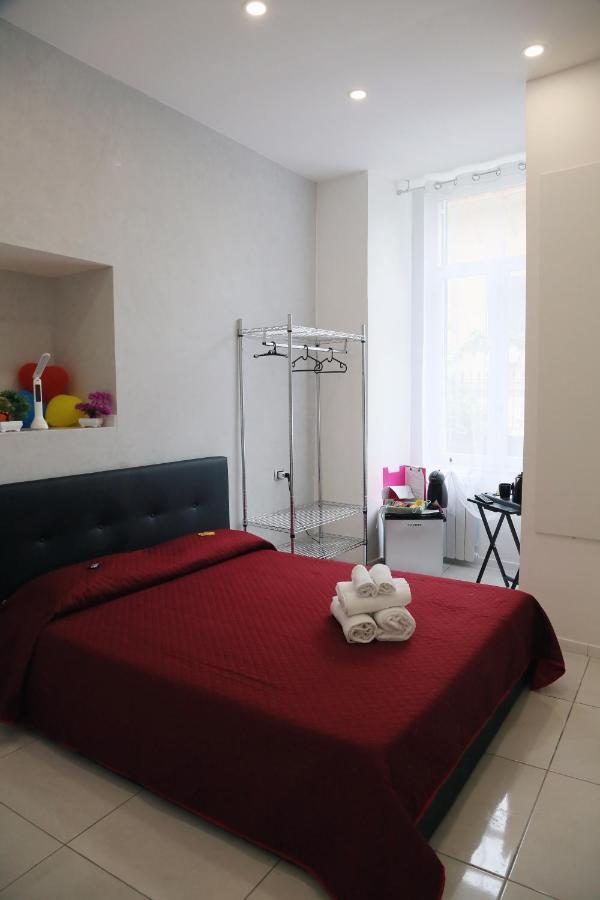 Deluxe Double Room Shower