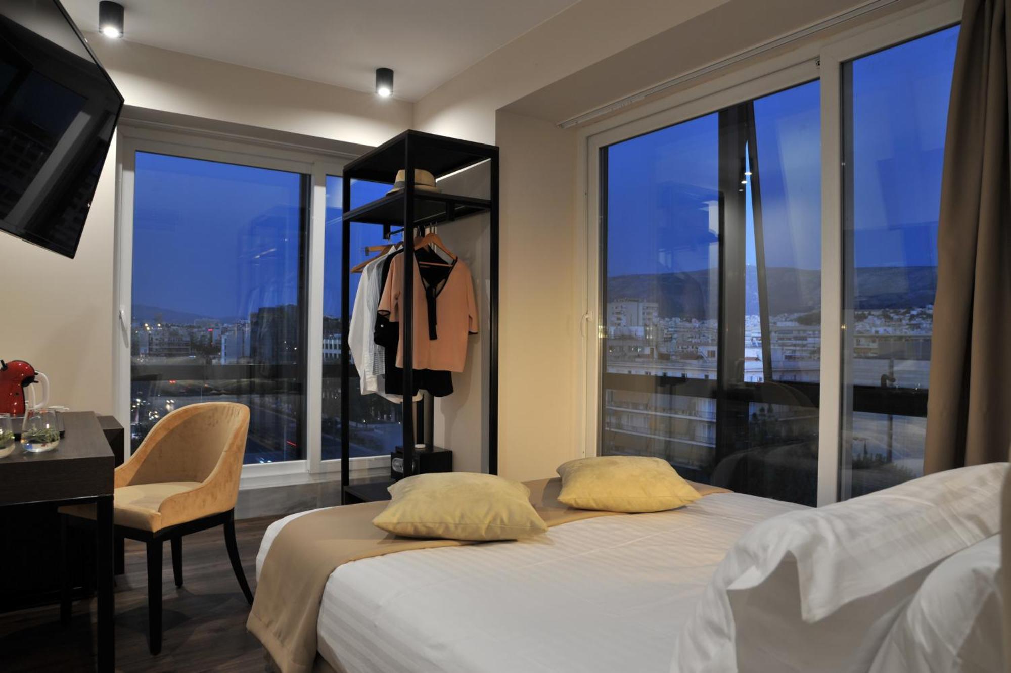 Corner Single Room Acropolis View