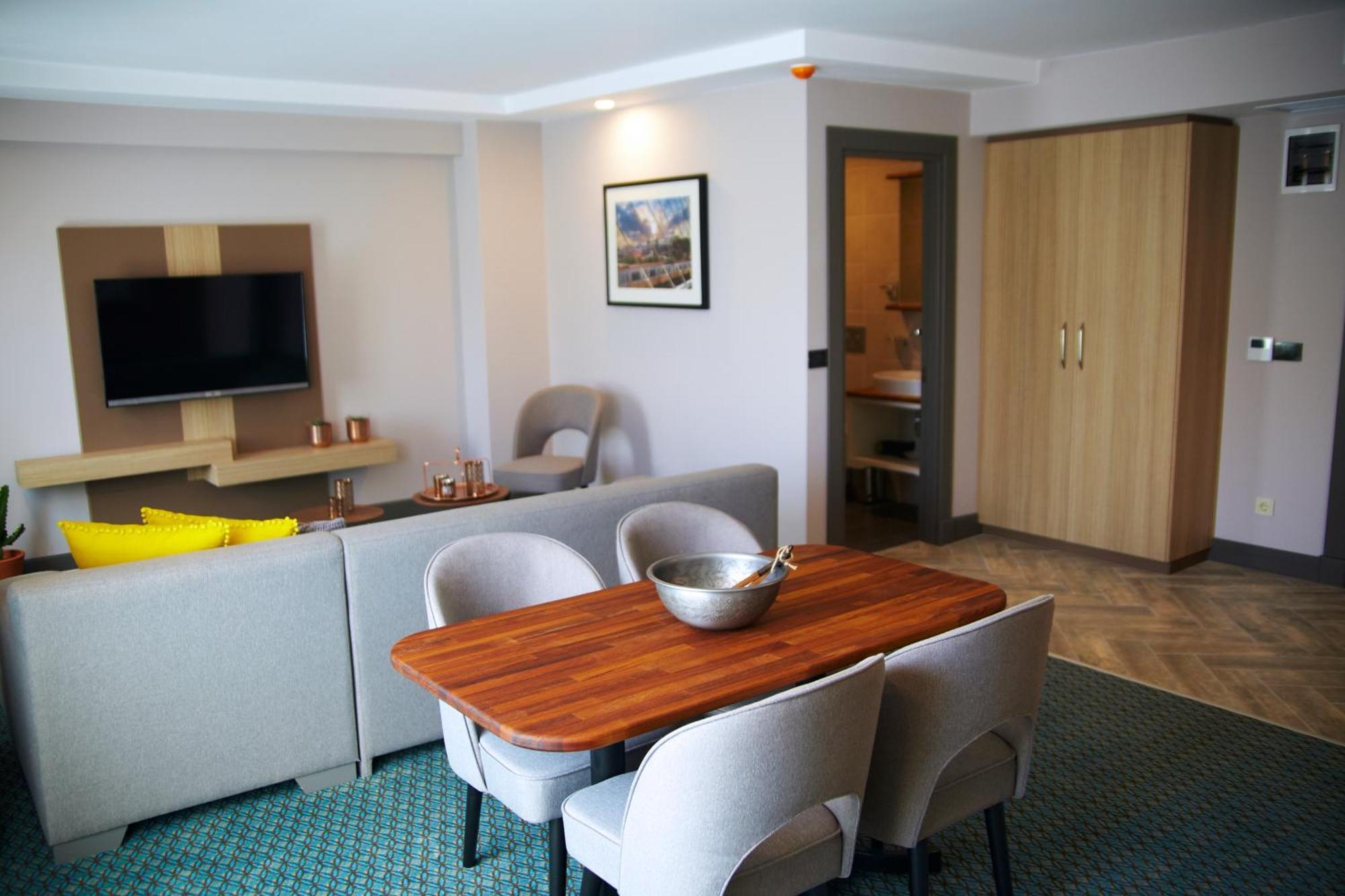 Two-Bedroom King Suite with Galata Tower View