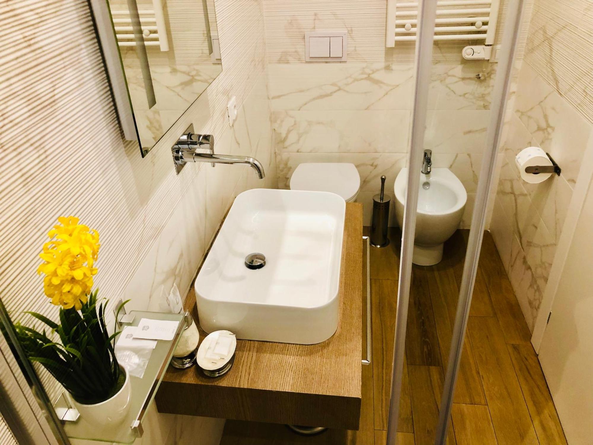 Double Room Private Bathroom