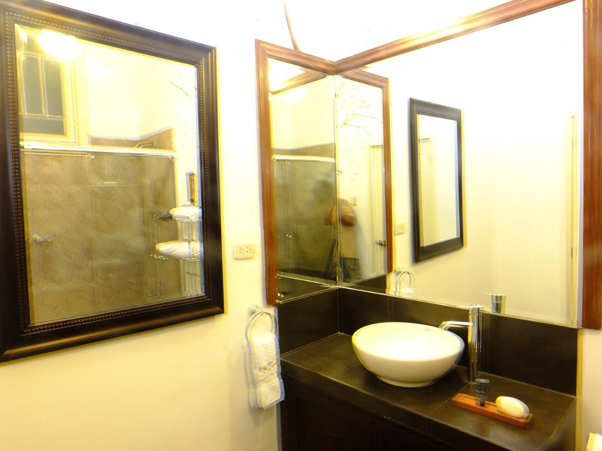Premier Suite Bathtub