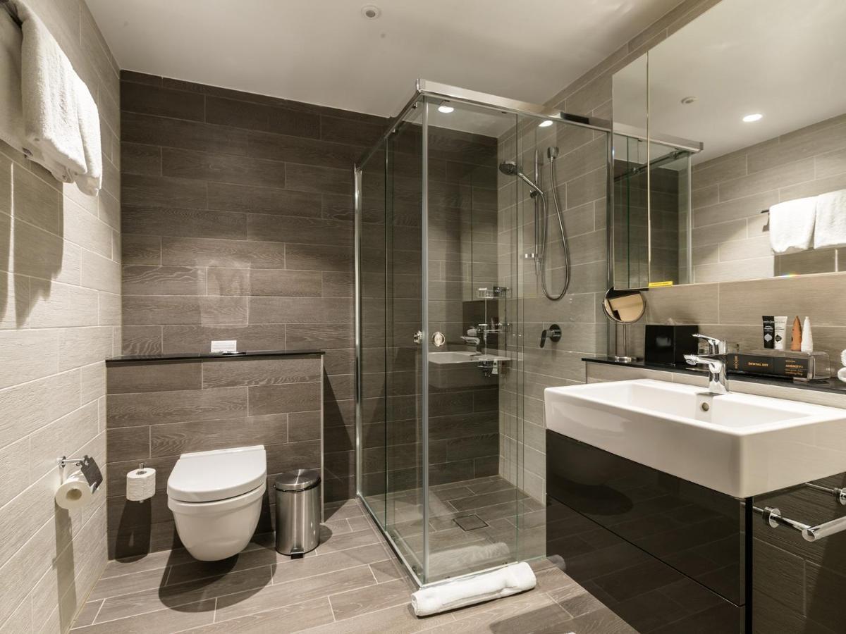 Studio Suite Airport Facing