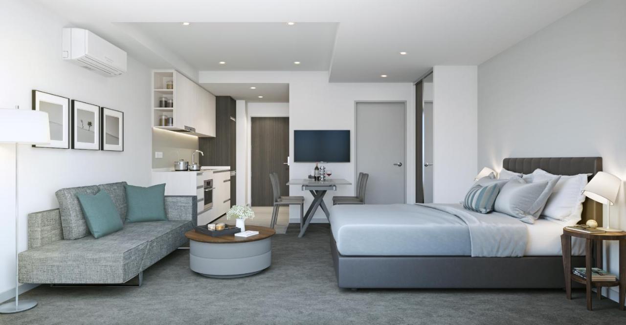 Studio Suite Airport Facing