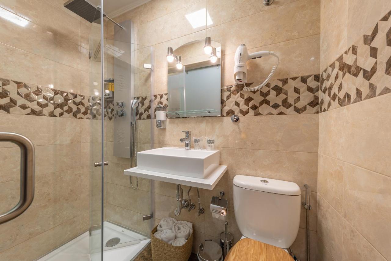 Standard Double or Twin Room Interior 4