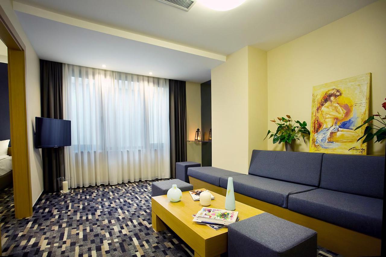 Standard Family Room