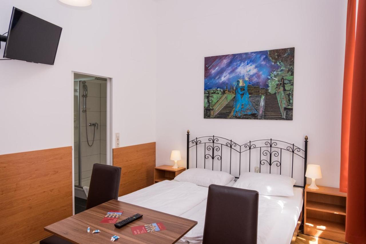 Superior Single Room Private Bathroom