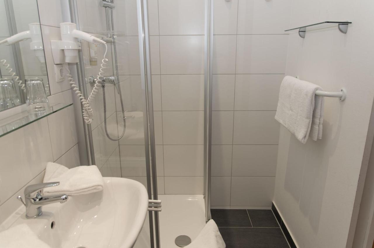 Superior Single Room Private Bathroom