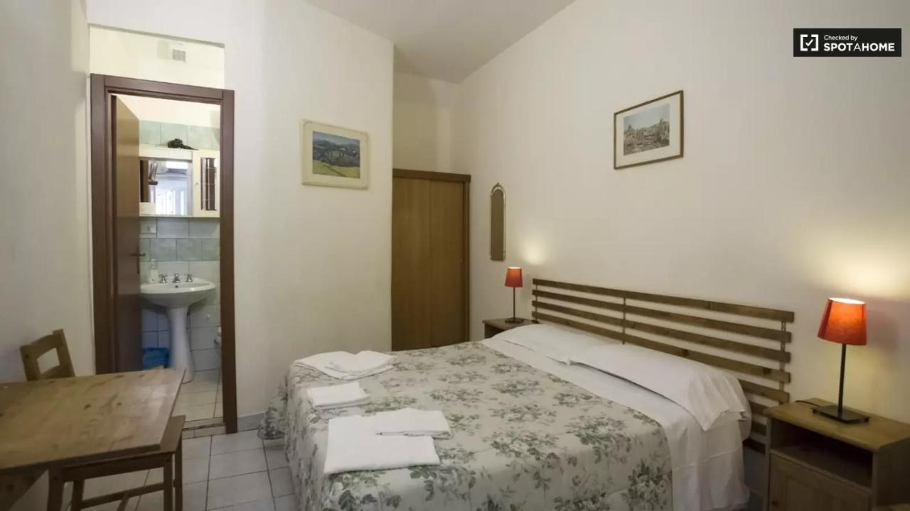 Triple Room Kitchenette